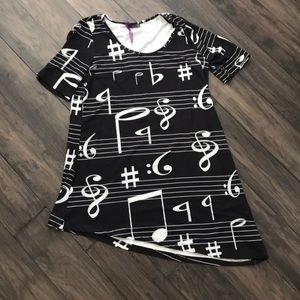 😀😀NWT Asymmetrical music print tunic - Size M